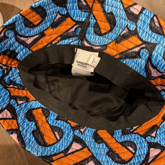 Hat - Picture 3 of 4